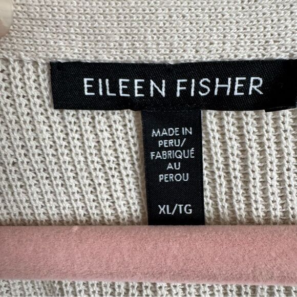 Eileen Fisher V-Neck Cap Sleeve Crepe Button Front Vest - Picture 5 of 8